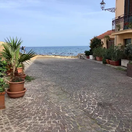 Casa Nel Borgo Marinaro Di Santa Nicolicchia Holiday home *
