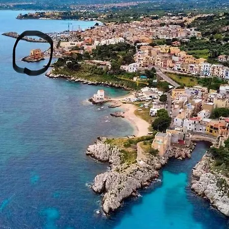 Casa Nel Borgo Marinaro Di Santa Nicolicchia Ferienhaus
